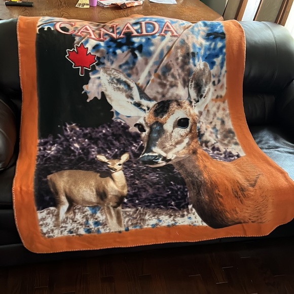 Fleece Versatile Light Throw Blanket - Picture 9 of 10